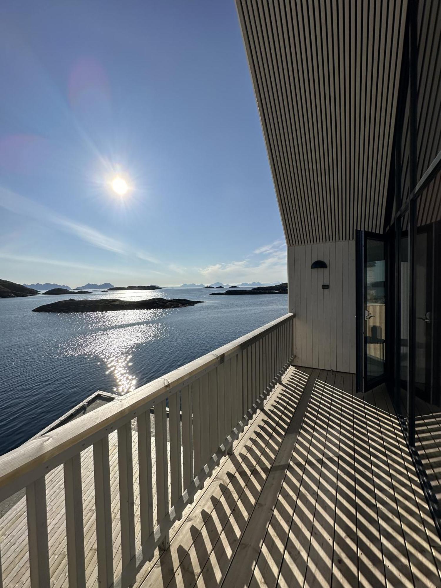 Cornerview Apartment Henningsvær Esterno foto