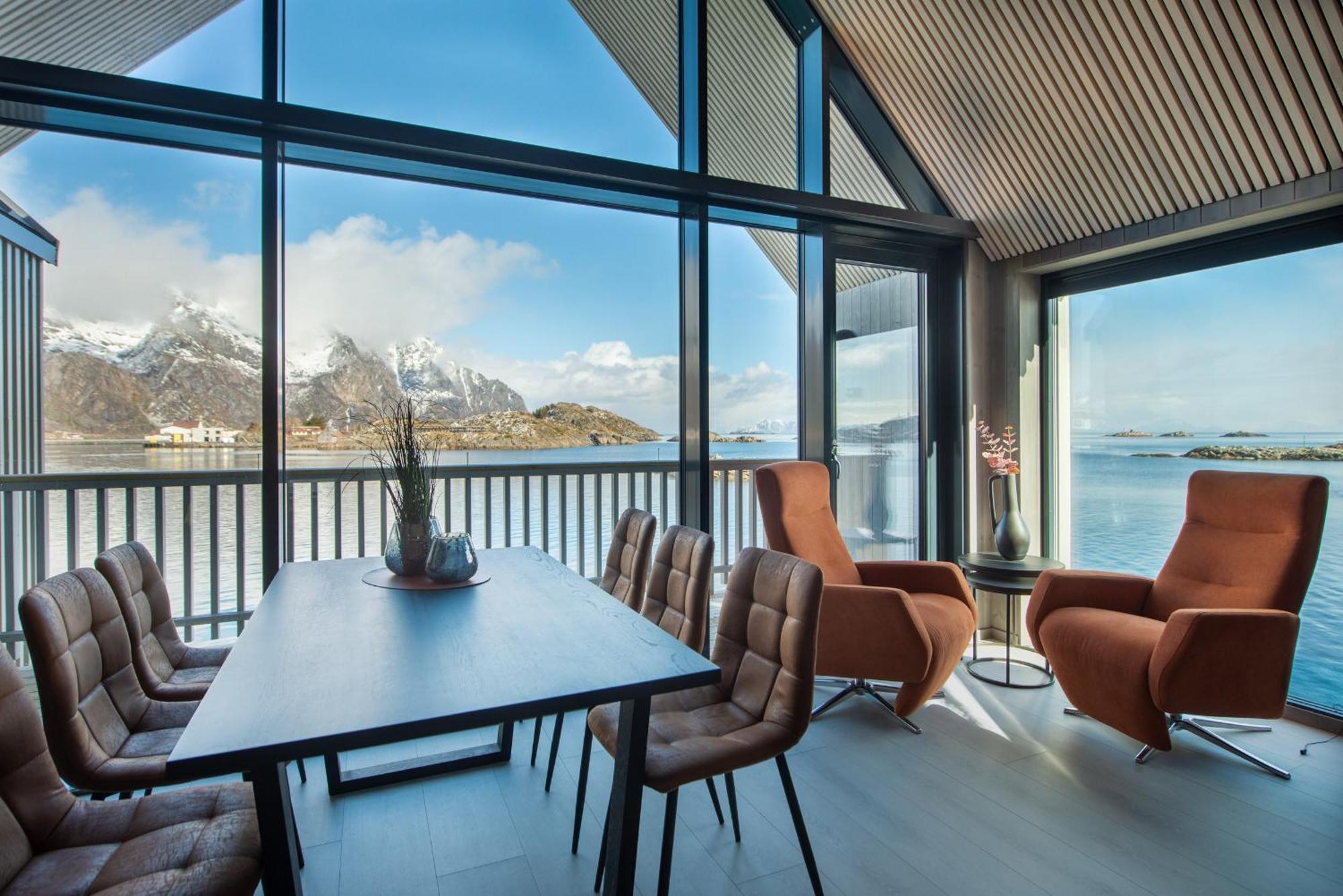 Cornerview Apartment Henningsvær Esterno foto