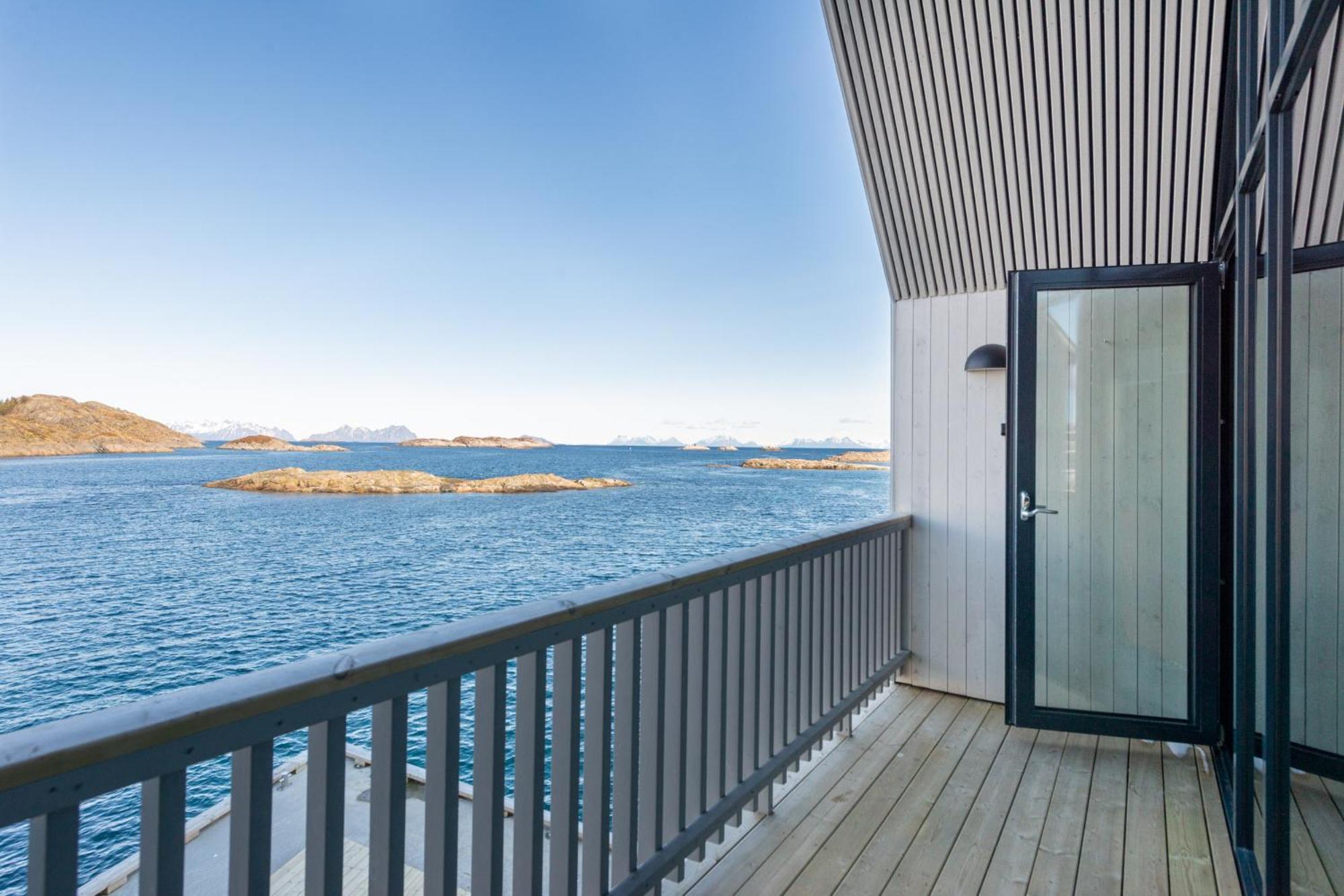 Cornerview Apartment Henningsvær Esterno foto